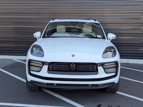 Certified 2025 Porsche Macan S AWD/4WD image 10
