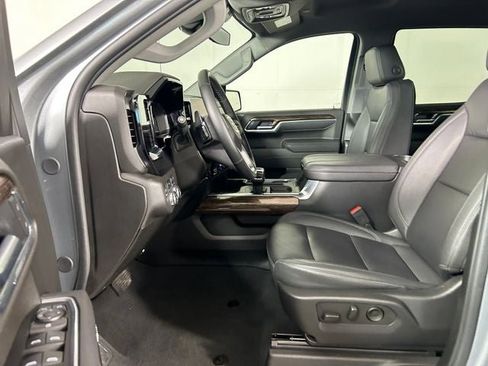 Used 2025 GMC Sierra 1500 Elevation w/ Elevation Premium Package AWD/4WD image 12