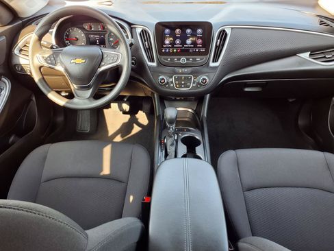 Used 2025 Chevrolet Malibu LT FWD image 9