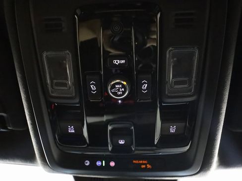 Used 2025 Cadillac Escalade V w/ LPO, ONYX Package image 42