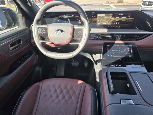 Used 2025 INFINITI QX80 Autograph image 10