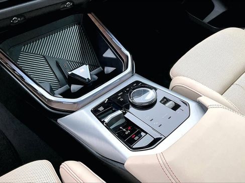 Used 2025 BMW X3 xDrive30i w/ M Sport Package image 17