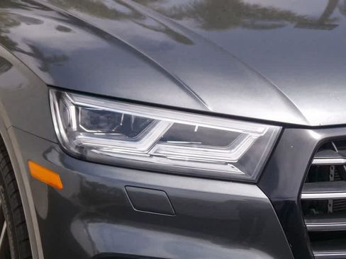Used 2020 Audi Q5 e Prestige w/ Prestige Package AWD/4WD image 4