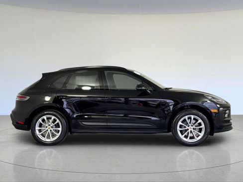 Certified 2023 Porsche Macan image 8