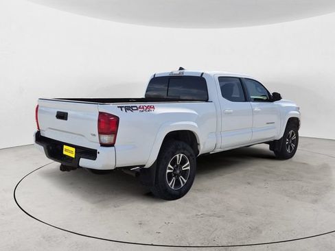 Used 2017 Toyota Tacoma TRD Sport w/ Premium & Technology Package AWD/4WD image 5