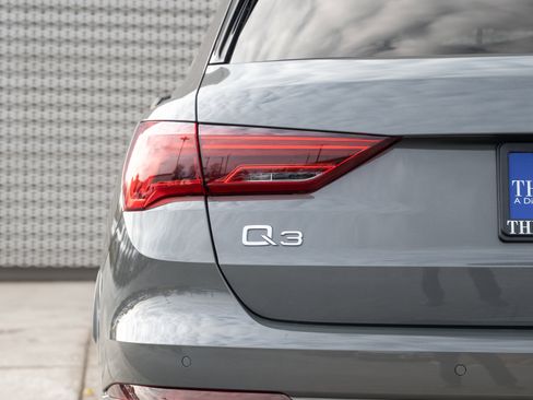 New 2025 Audi Q3 2.0T Premium image 30