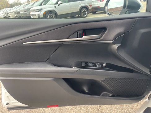 Used 2025 Toyota Camry LE image 20