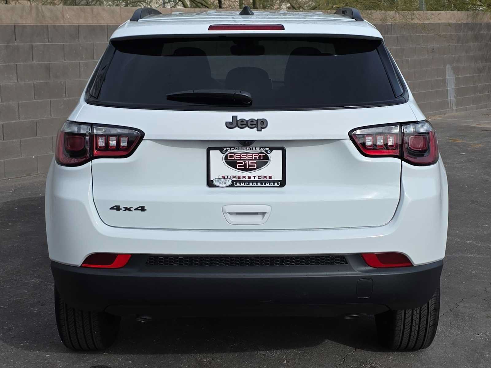 Used 2026 Jeep Compass Latitude AWD/4WD image 7