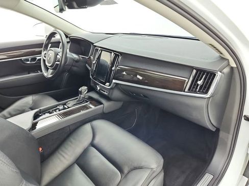 Used 2019 Volvo S90 T5 Momentum image 25