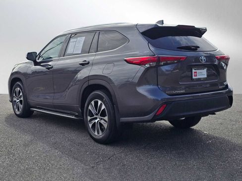 Certified 2020 Toyota Highlander XLE image 5