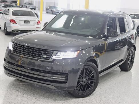 Used 2024 Land Rover Range Rover SE AWD/4WD image 4