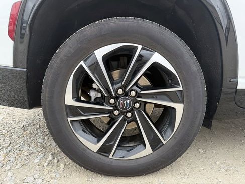 Used 2025 Buick Enclave Sport Touring image 16