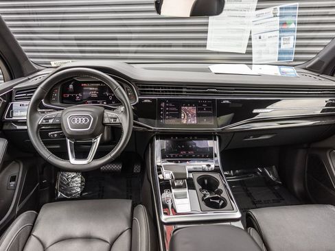 Used 2025 Audi Q7 3.0T Prestige image 11