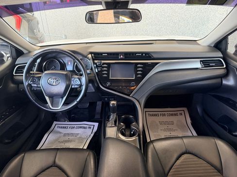 Used 2018 Toyota Camry SE FWD image 14