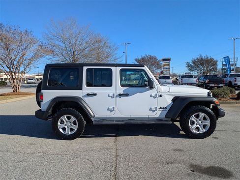 Used 2023 Jeep Wrangler Sport S image 9