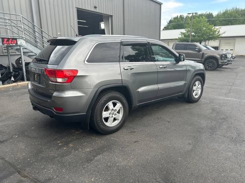 Used 2012 Jeep Grand Cherokee Laredo w/ Trailer Tow Group AWD/4WD image 4
