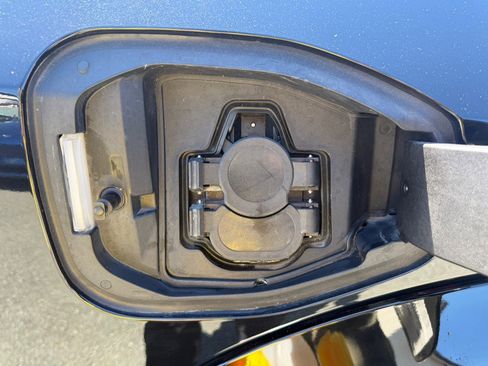 Used 2023 Nissan Ariya FWD image 51