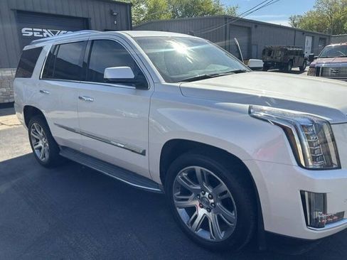 Used 2015 Cadillac Escalade Luxury AWD/4WD image 28