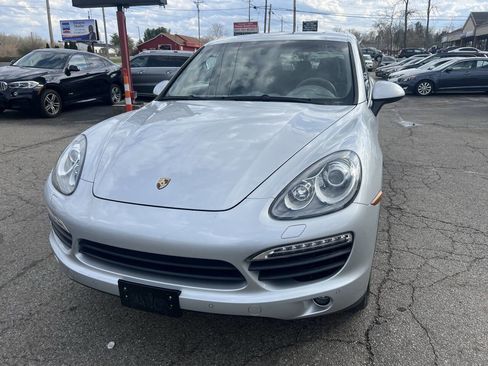 Used 2014 Porsche Cayenne S w/ Basic Package image 3