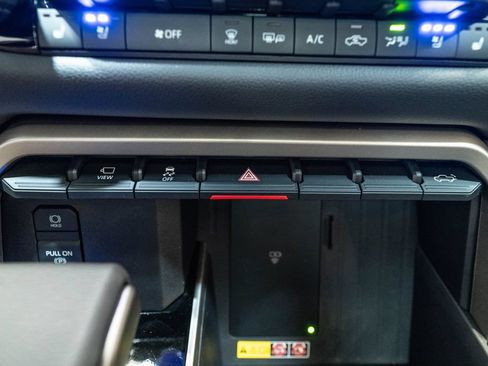 Certified 2026 Toyota Tundra Limited AWD/4WD image 29