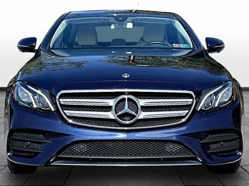 Used 2019 Mercedes-Benz E 300 4MATIC image 2