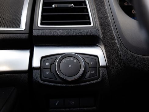Used 2018 Ford Explorer Limited AWD/4WD image 29