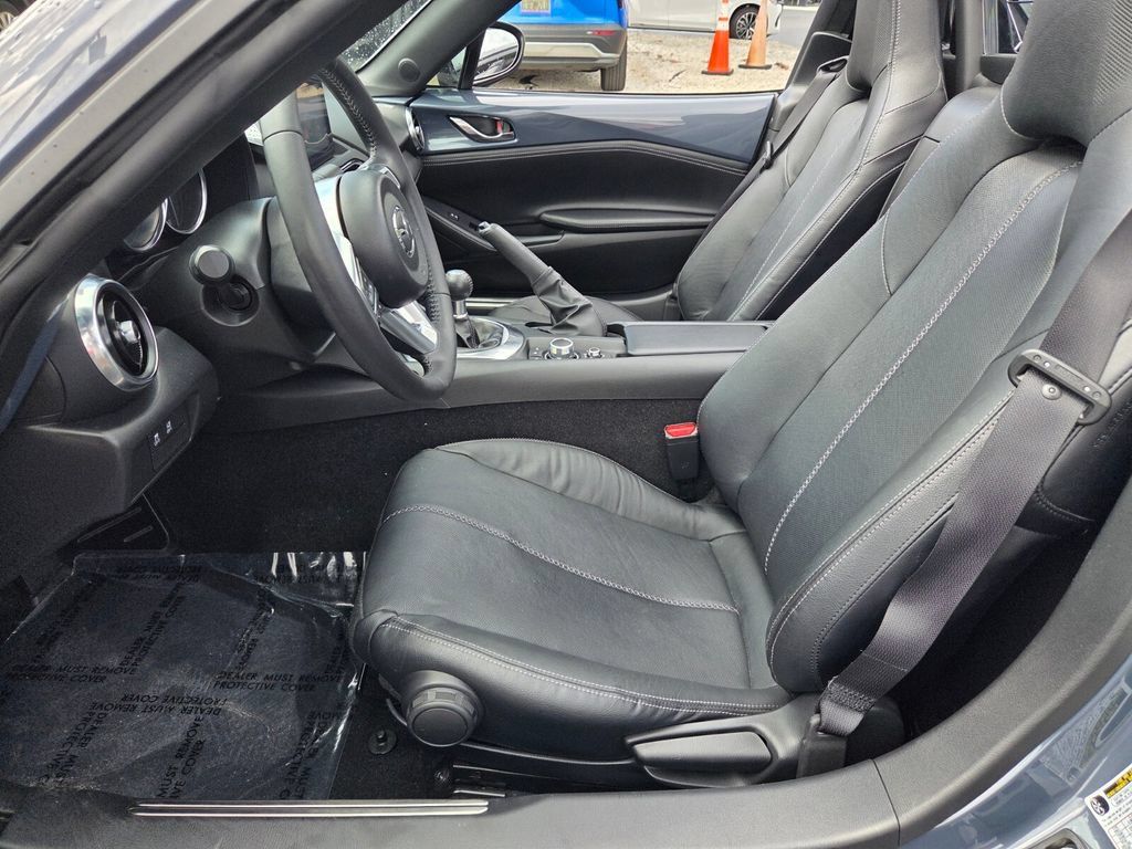 Certified 2021 MAZDA MX-5 Miata RF Grand Touring RWD image 4