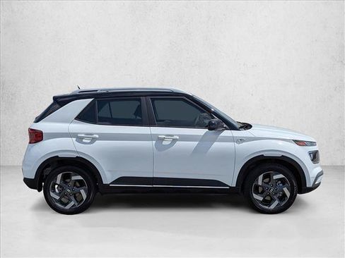 Certified 2026 Hyundai Venue SEL FWD image 4