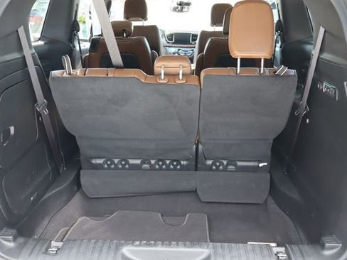 Used 2019 Chrysler Pacifica Limited w/ Advanced Safetytec Group FWD image 14