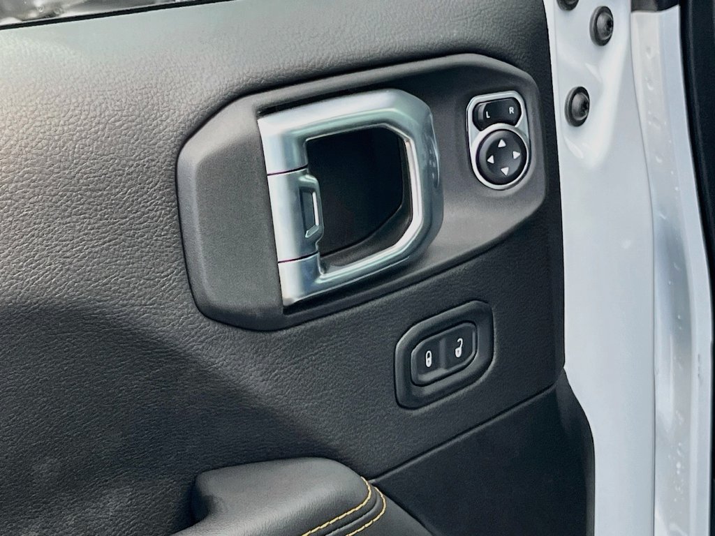 New 2026 Jeep Wrangler Unlimited Sahara AWD/4WD image 18