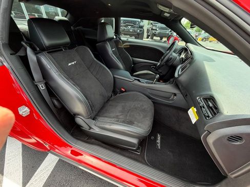 Used 2015 Dodge Challenger SRT Hellcat RWD image 22