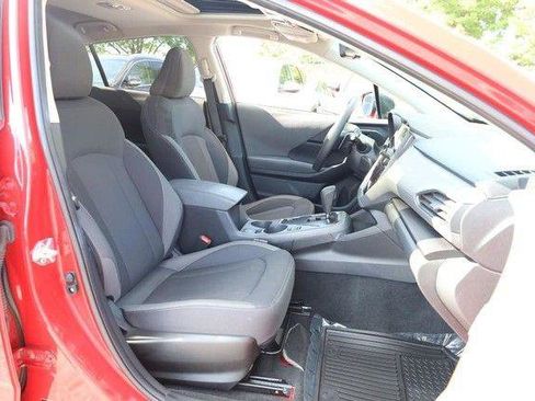 Used 2025 Subaru Crosstrek 2.5i Premium AWD/4WD image 24