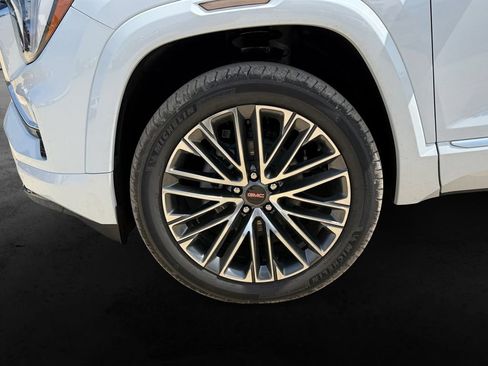 New 2027 GMC Terrain Denali w/ LPO, Black Badging Package AWD/4WD image 11