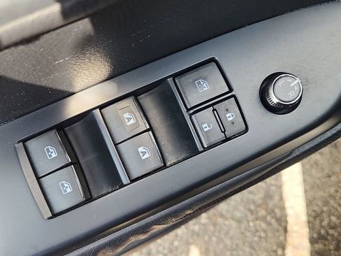 Used 2014 Toyota Highlander XLE AWD/4WD image 23