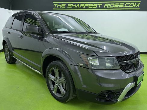 Used 2017 Dodge Journey Crossroad image 2