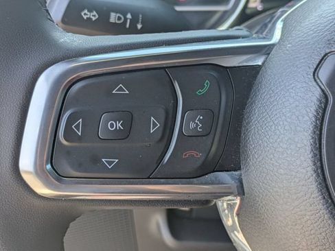 Used 2023 Jeep Wrangler Unlimited Sahara AWD/4WD image 17