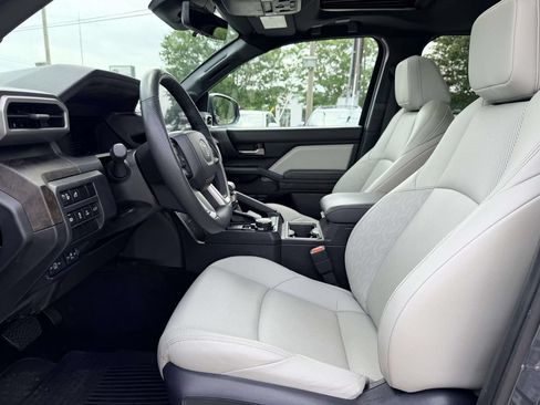 Certified 2025 Toyota Tacoma Limited AWD/4WD image 19