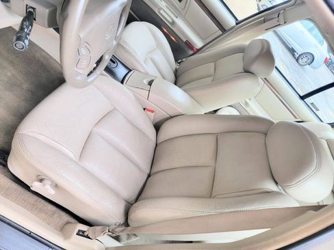Used 1997 Oldsmobile 88 LSS FWD image 8