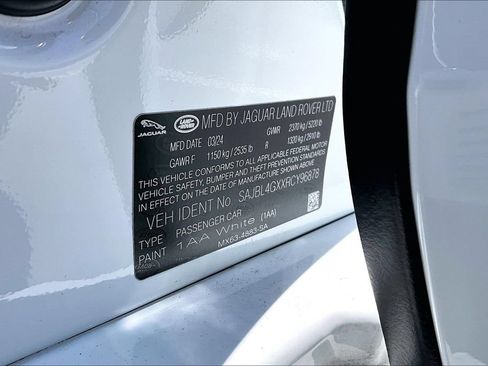 Used 2024 Jaguar XF R-Dynamic SE AWD/4WD image 17