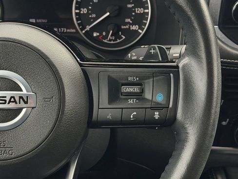 Used 2021 Nissan Rogue SL w/ Premium Package image 17