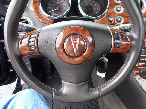 Used 2007 Pontiac Solstice GXP w/ Premium Package RWD image 31