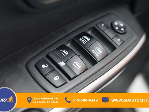 Used 2019 Jeep Cherokee Limited AWD/4WD image 18