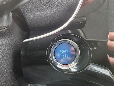 Used 2019 Toyota Prius XLE AWD/4WD image 26