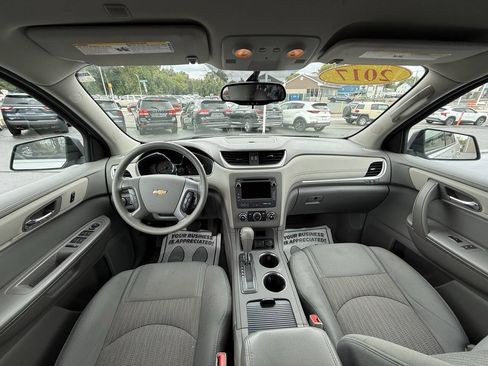 Used 2017 Chevrolet Traverse LS FWD image 11