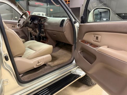 Used 2000 Toyota 4Runner Limited AWD/4WD image 25