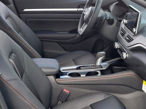 New 2025 Nissan Altima 2.5 SR image 16
