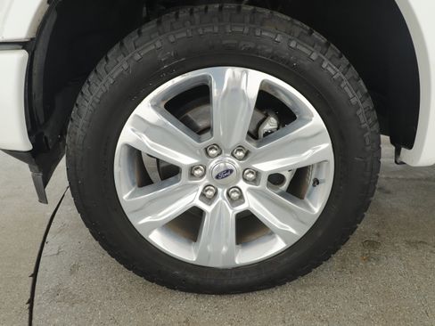 Used 2020 Ford F150 Platinum w/ Equipment Group 701A Luxury image 7