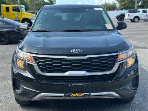 Used 2021 Kia Seltos LX AWD/4WD image 3