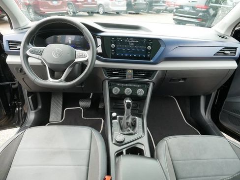 Certified 2023 Volkswagen Taos SE w/ Panoramic Sunroof Package AWD/4WD image 22