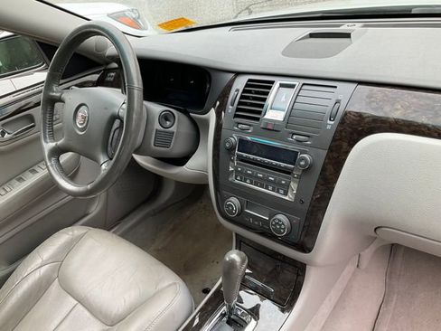 Used 2011 Cadillac DTS Luxury image 11